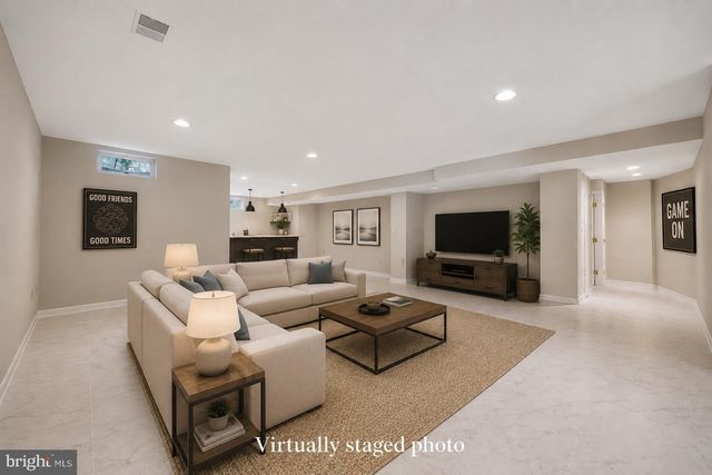 2 SENECA FOREST CT, Germantown, MD 20876