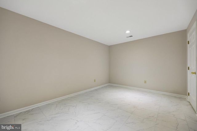 2 SENECA FOREST CT, Germantown, MD 20876
