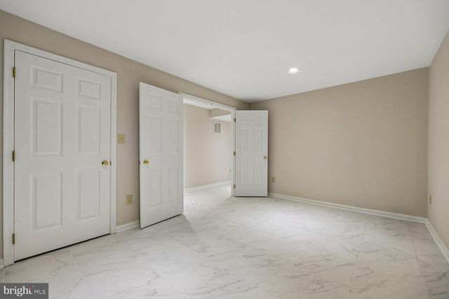 2 SENECA FOREST CT, Germantown, MD 20876