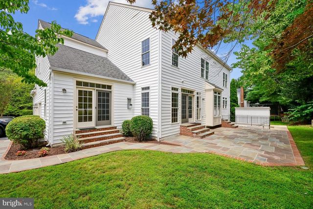 2 SENECA FOREST CT, Germantown, MD 20876