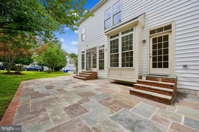 2 SENECA FOREST CT, Germantown, MD 20876