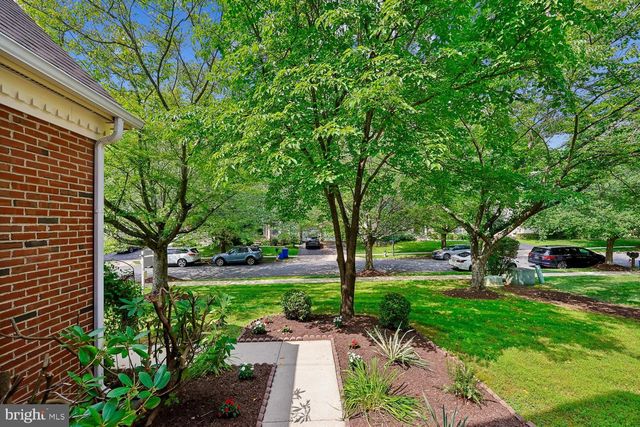 2 SENECA FOREST CT, Germantown, MD 20876