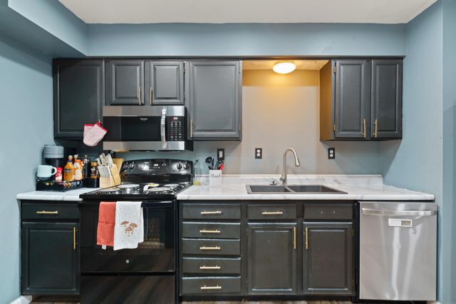 5602 PINEHURST LN, Columbia, MO 65202