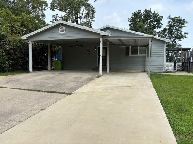 311 Casablanca Drive, Point Blank, TX 77364