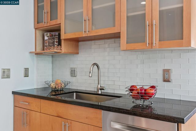 41 Heather Ln, Walnut Creek, CA 94597