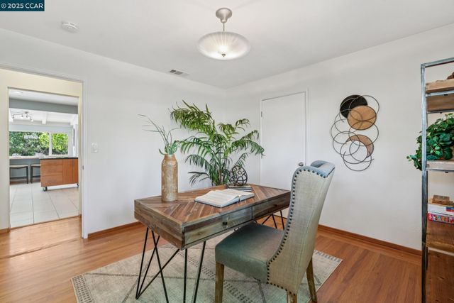 41 Heather Ln, Walnut Creek, CA 94597