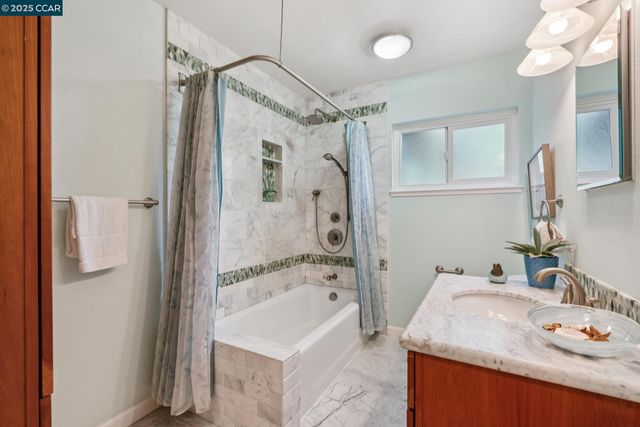 41 Heather Ln, Walnut Creek, CA 94597