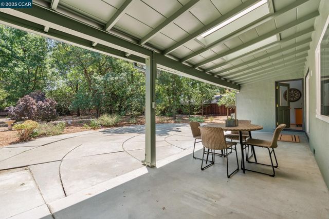 41 Heather Ln, Walnut Creek, CA 94597