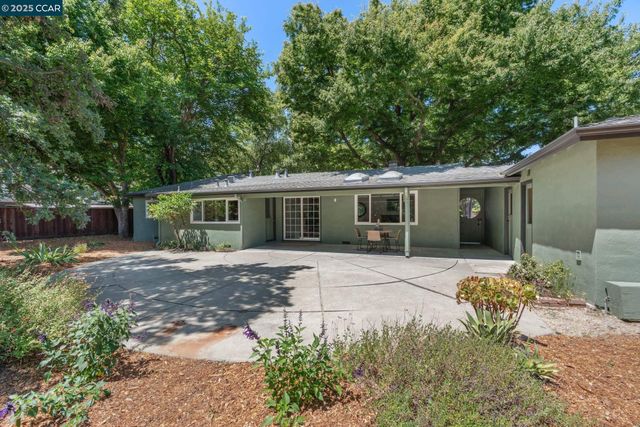 41 Heather Ln, Walnut Creek, CA 94597