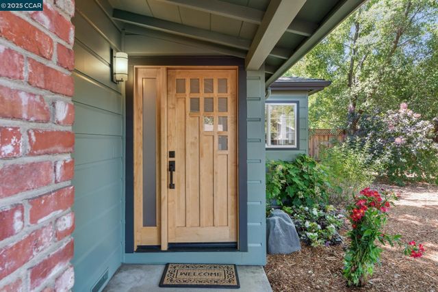 41 Heather Ln, Walnut Creek, CA 94597