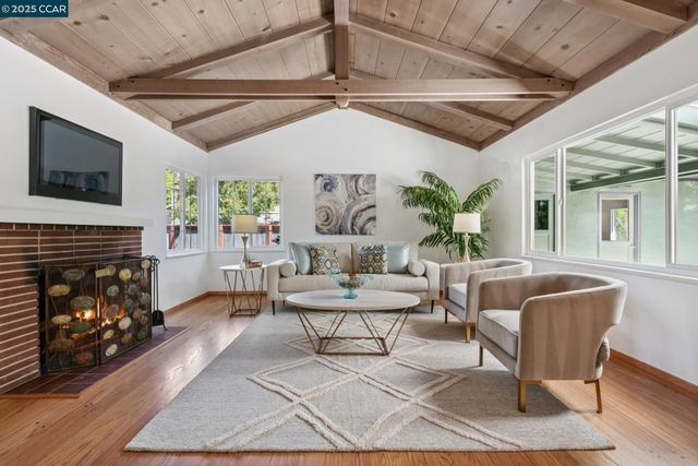 41 Heather Ln, Walnut Creek, CA 94597