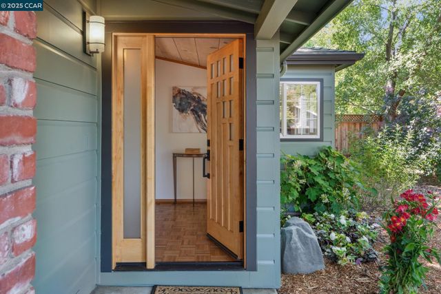 41 Heather Ln, Walnut Creek, CA 94597