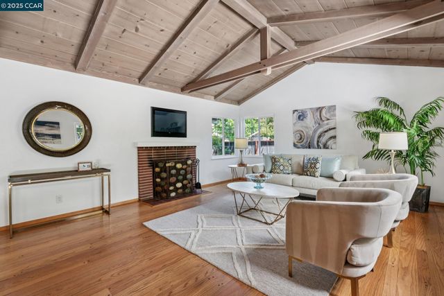 41 Heather Ln, Walnut Creek, CA 94597