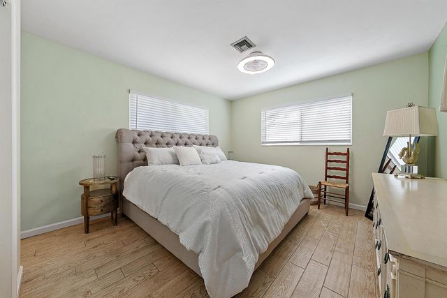 367 W Riverside Drive, Tequesta, FL 33469