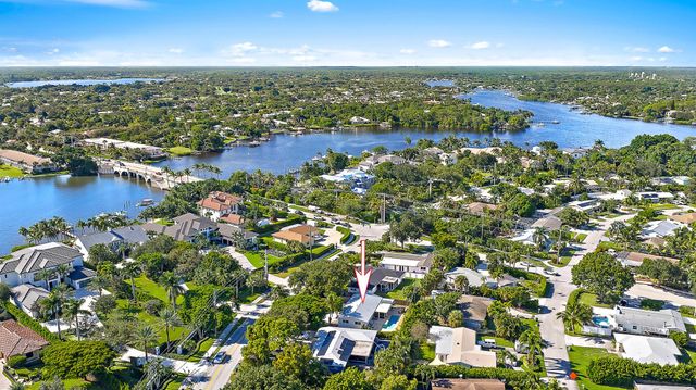 367 W Riverside Drive, Tequesta, FL 33469