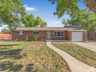 7645 W GARDENIA AVE, Magna, UT 84044