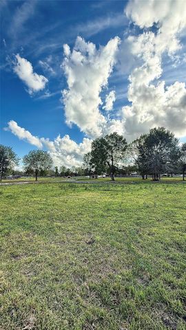 3293 County Road 181, Alvin, TX 77511
