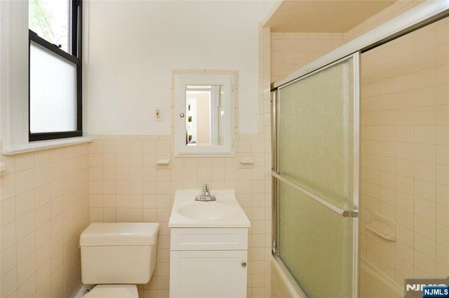 38 River Edge Road 40B, River Edge, NJ 07661