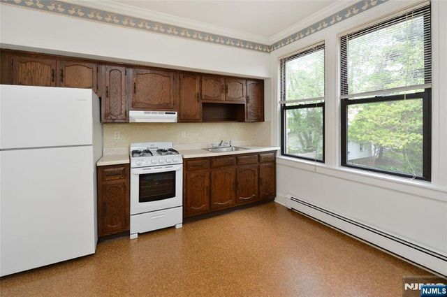 38 River Edge Road 40B, River Edge, NJ 07661