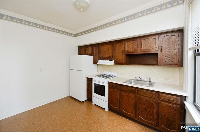 38 River Edge Road 40B, River Edge, NJ 07661