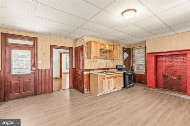 220 LOCUST STREET, Hanover, PA 17331