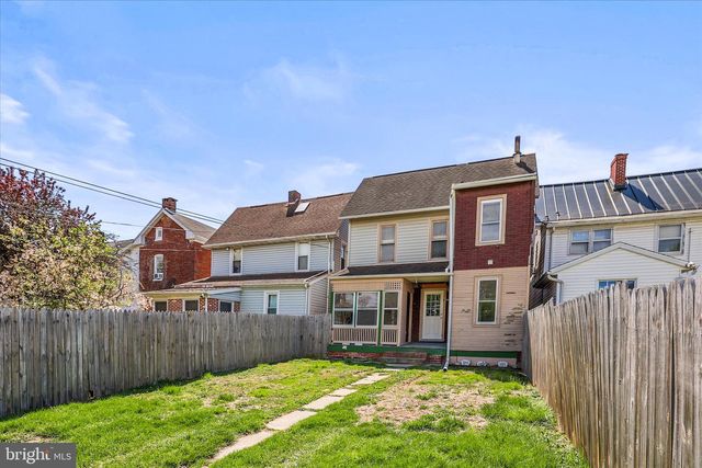 220 LOCUST STREET, Hanover, PA 17331