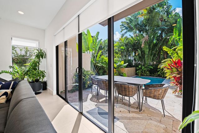 907 NE 16th Avenue, Fort Lauderdale, FL 33304