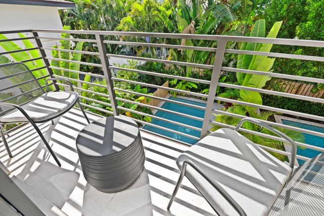 907 NE 16th Avenue, Fort Lauderdale, FL 33304