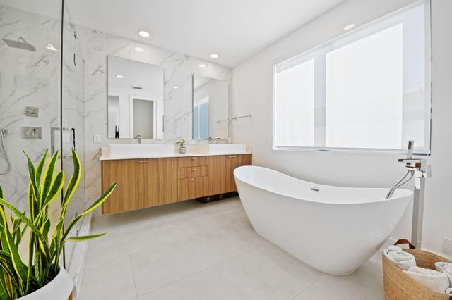 907 NE 16th Avenue, Fort Lauderdale, FL 33304