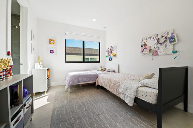 907 NE 16th Avenue, Fort Lauderdale, FL 33304