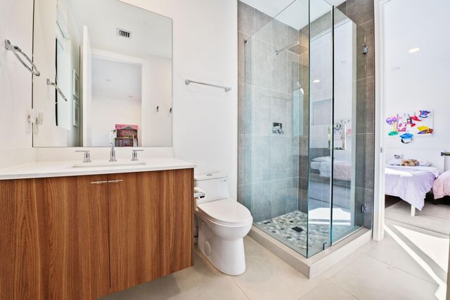 907 NE 16th Avenue, Fort Lauderdale, FL 33304