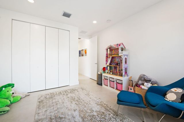 907 NE 16th Avenue, Fort Lauderdale, FL 33304