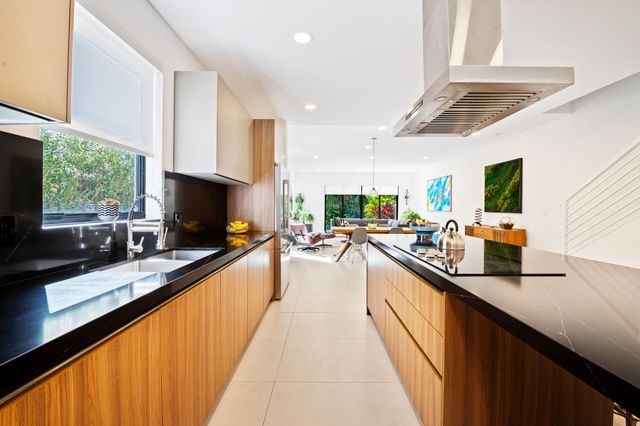 907 NE 16th Avenue, Fort Lauderdale, FL 33304