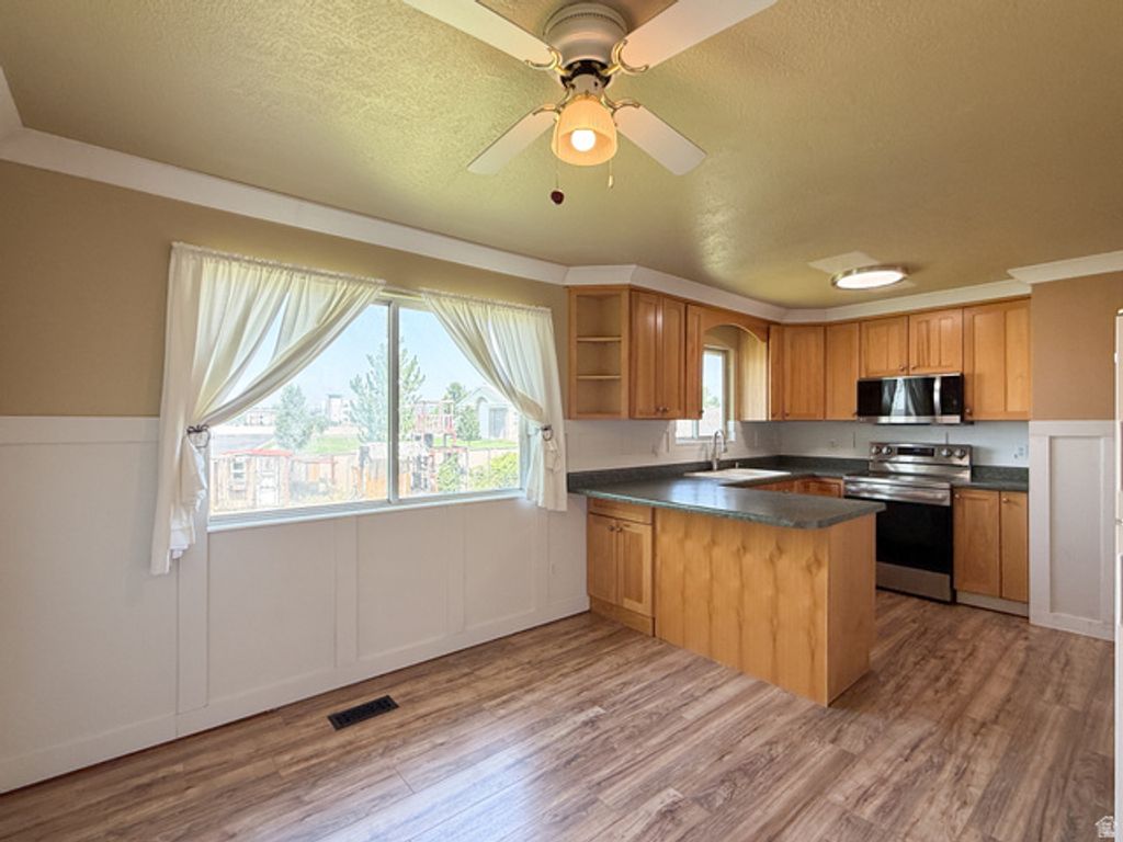 235 E 800 S, Layton, UT 84041 — photo 4