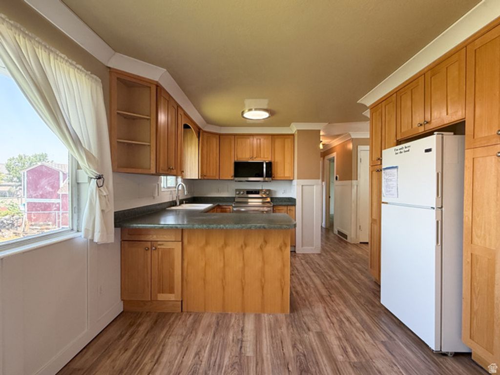235 E 800 S, Layton, UT 84041 — photo 5