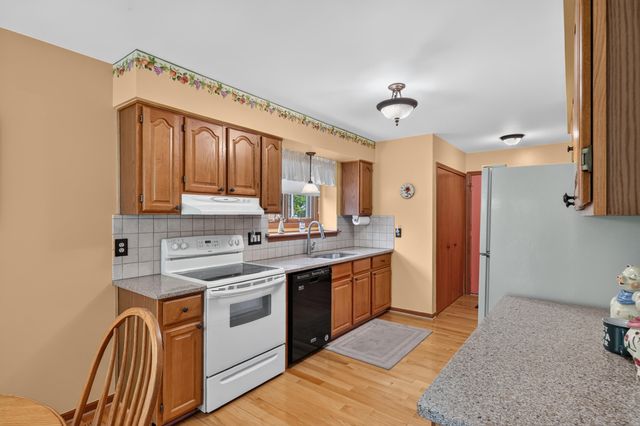 34555 Dover Avenue, Livonia City, MI 48150