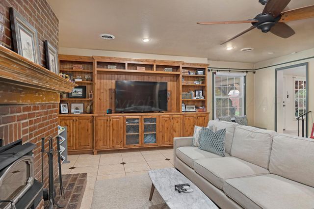 2811 S CROCKETT Street, Amarillo, TX 79109