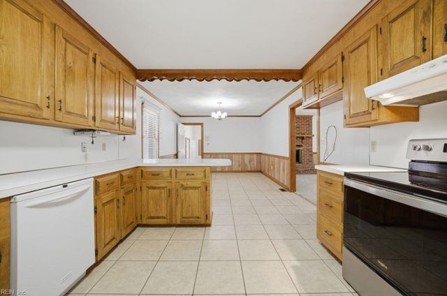 1688 Faulk RD, Suffolk, VA 23434