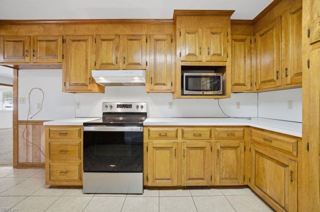 1688 Faulk RD, Suffolk, VA 23434