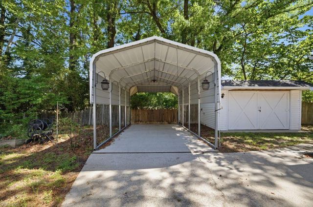 1688 Faulk RD, Suffolk, VA 23434