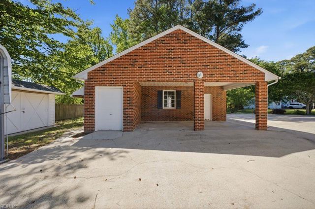 1688 Faulk RD, Suffolk, VA 23434