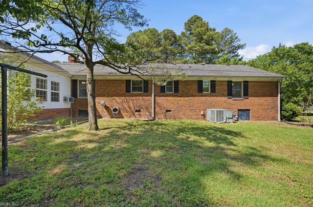 1688 Faulk RD, Suffolk, VA 23434
