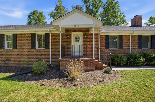 1688 Faulk RD, Suffolk, VA 23434
