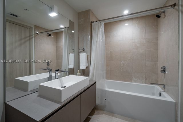 1000 Brickell Plz 4502, Miami, FL 33131