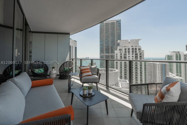 1000 Brickell Plz 4502, Miami, FL 33131