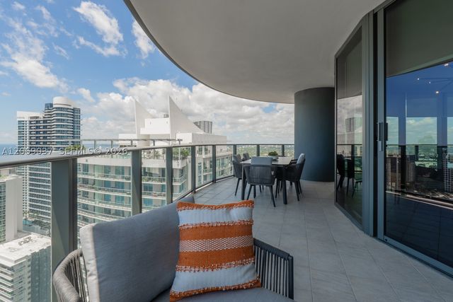 1000 Brickell Plz 4502, Miami, FL 33131