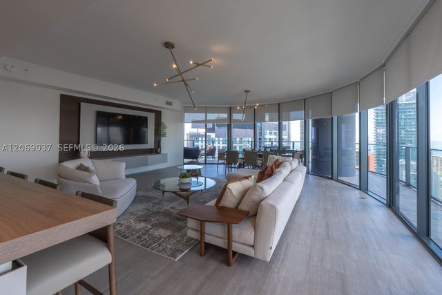 1000 Brickell Plz 4502, Miami, FL 33131