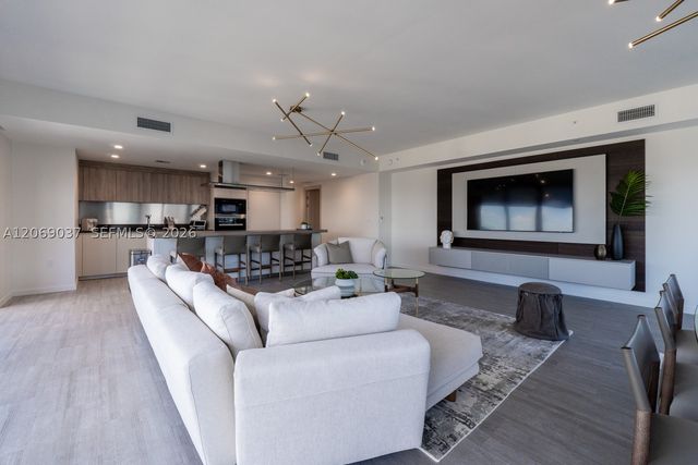 1000 Brickell Plz 4502, Miami, FL 33131