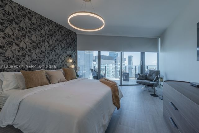 1000 Brickell Plz 4502, Miami, FL 33131