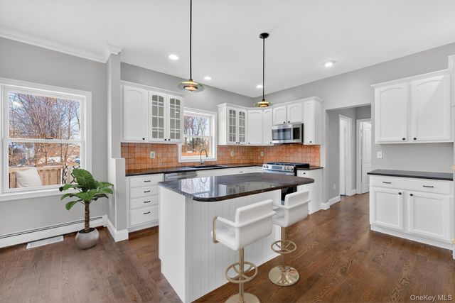 27 King Drive, Poughkeepsie, NY 12603